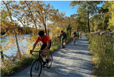 Biker on the gravel train along side the Anacostia River