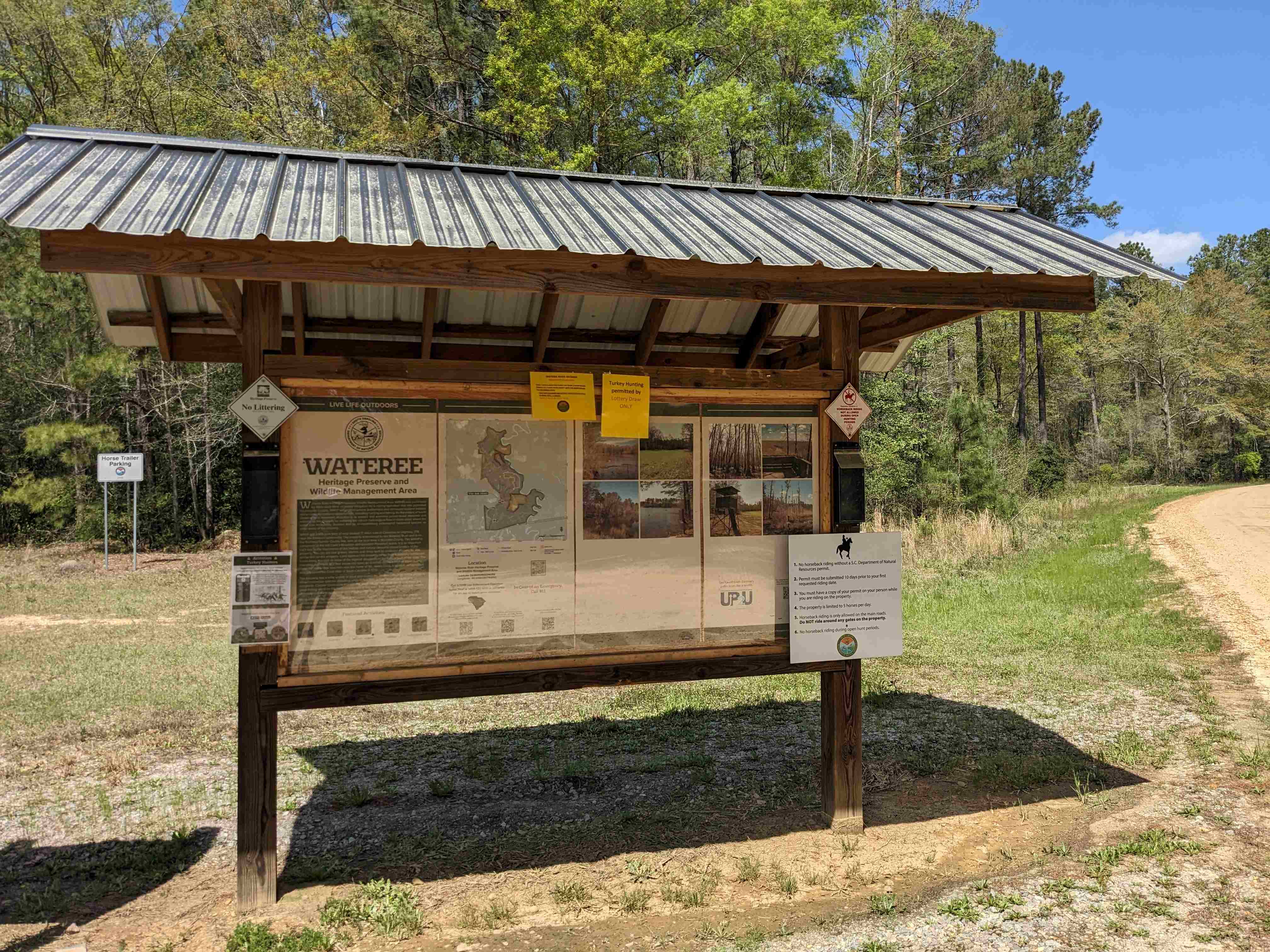 Kiosk at the horse trailer parking lot